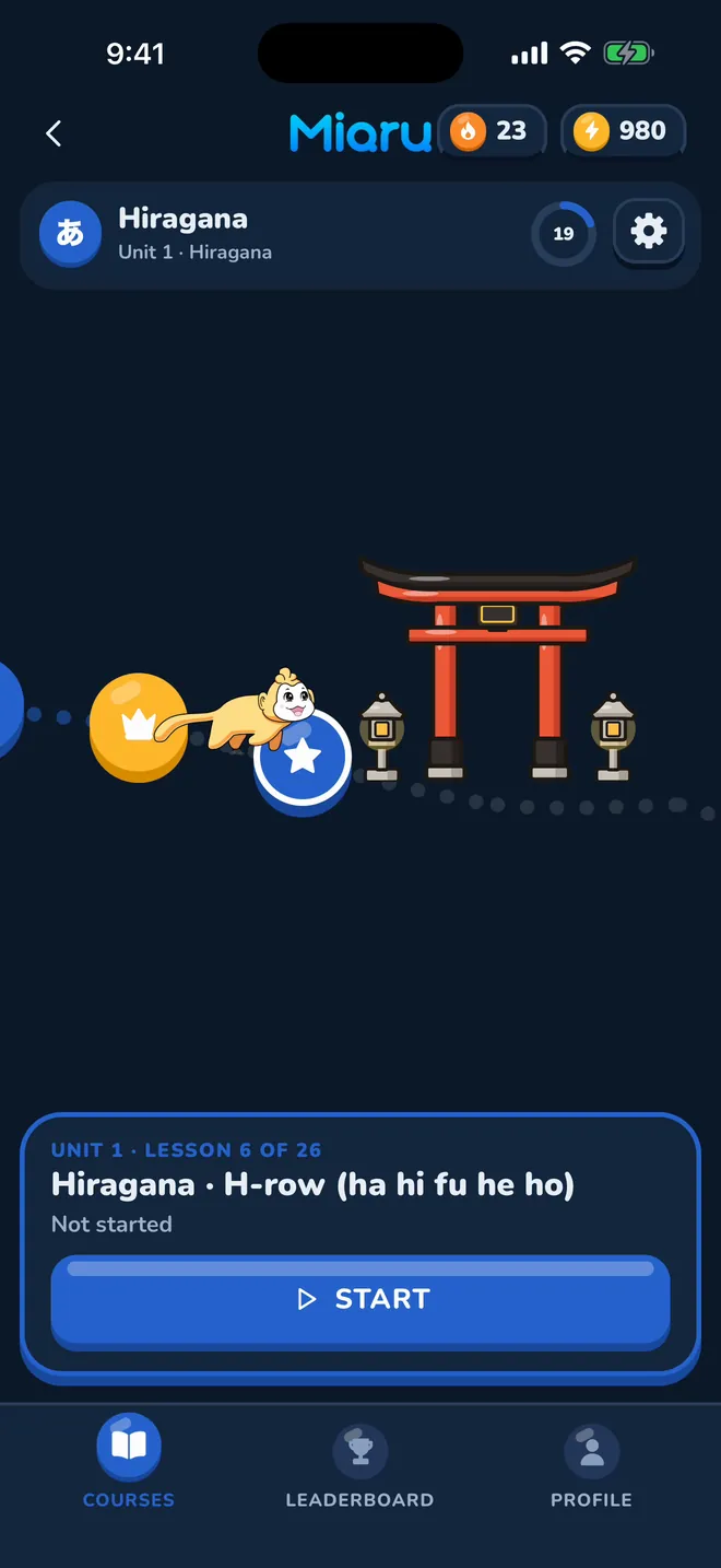 Ang landas ng kursong Hapon sa Miaru app, habang umaarangkada si Luffy lampas sa isang torii